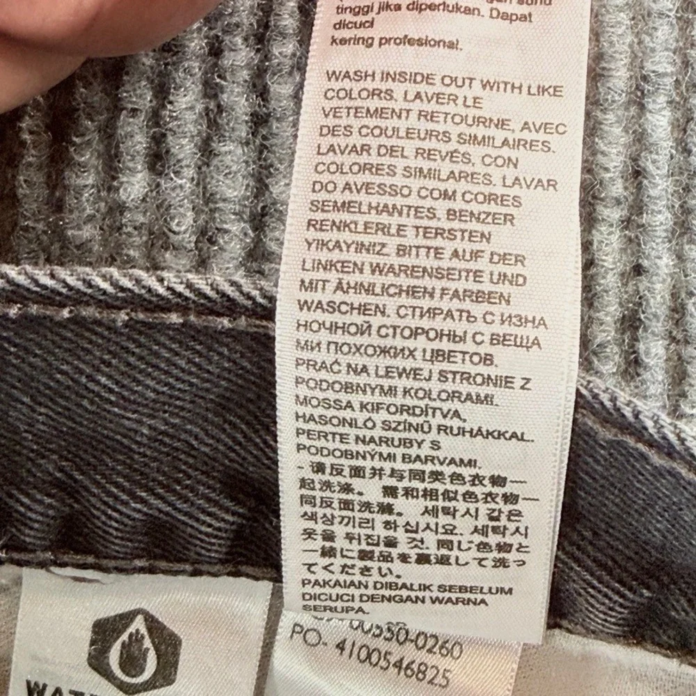 Levis 550 Relaxed Fit Jeans Mens 42x30 Faded Black Charcoal Denim 00550-0260